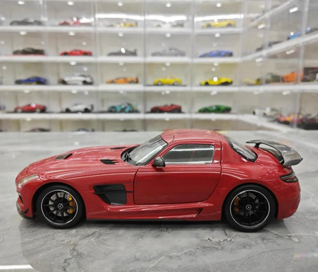 [Minichamps] 1:18 Mercedes-AMG 2013 SLS Black Series Red Model Car Die-Cast