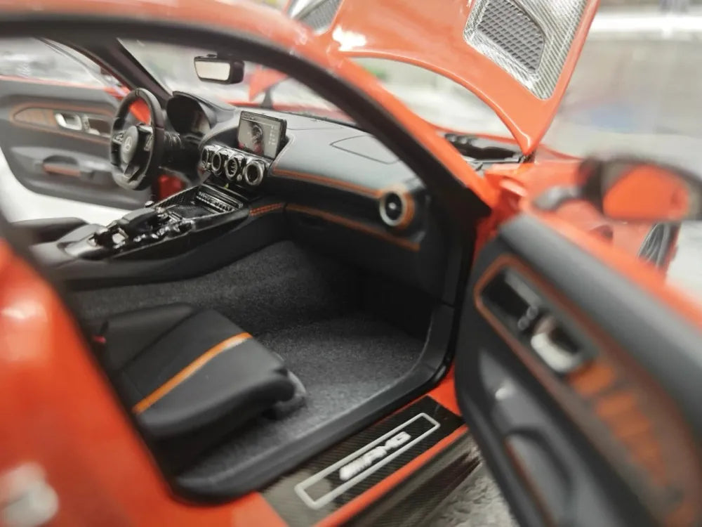 [Minichamps] 1:18 Mercedes-AMG 2020 GT noir Series orange voiture miniature Die-Cast