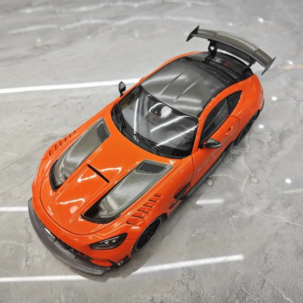 [Minichamps] 1:18 Mercedes-AMG 2020 GT noir Series orange voiture miniature Die-Cast