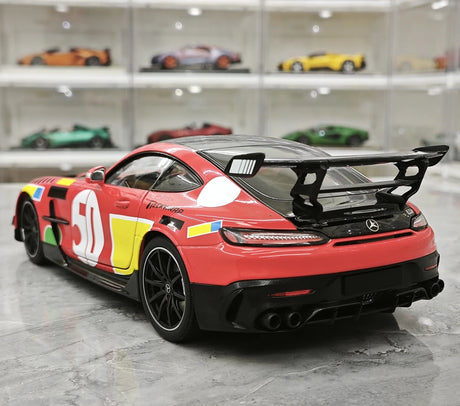 [Minichamps] 1:18 Mercedes-AMG 2021 GT nero Series rosso Pig 50th Anniversary modellino pressofuso
