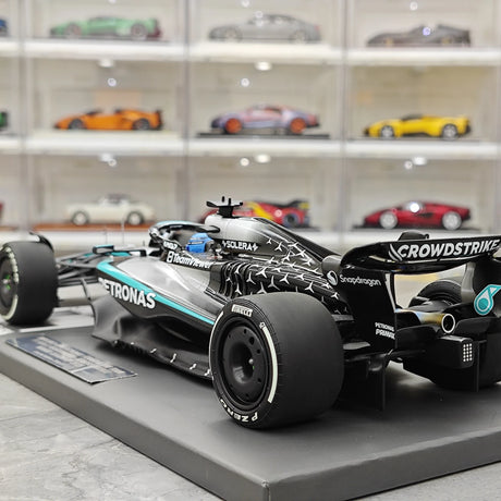 1:18 Mercedes–AMG 2025 F1 W16 #63 kanadischer GP George Russell F1 Resin-Modell von Minichamps – Ansicht 6
