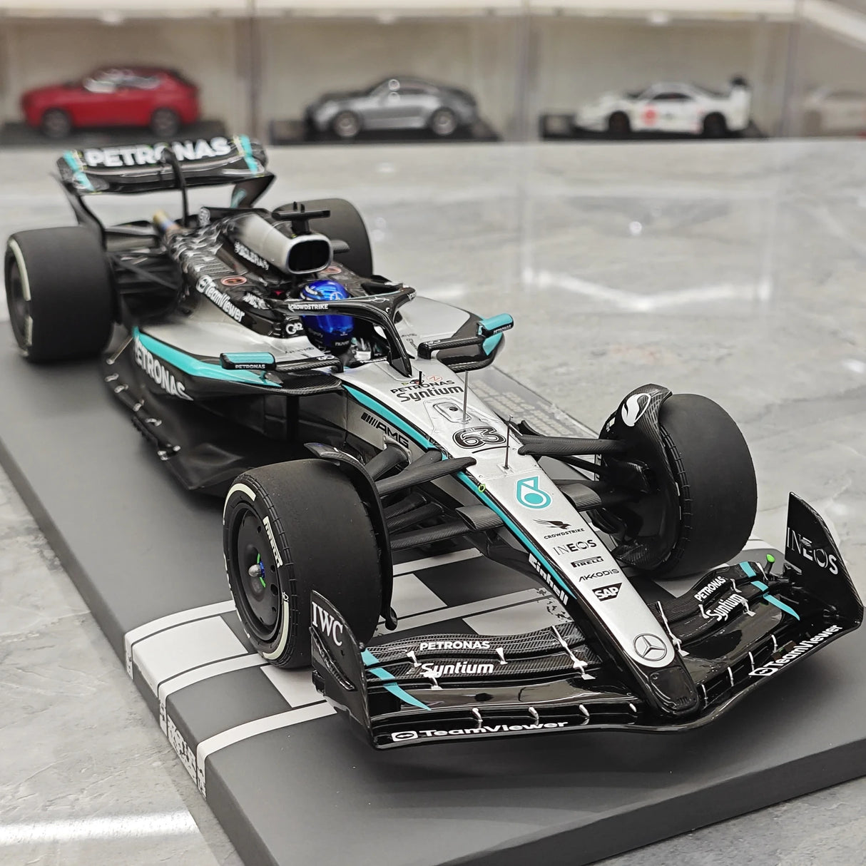 1:18 Mercedes-AMG 2025 F1 W16 #63 싱가포르 GP 조지 러셀 F1 Minichamps 제작한 레진 모델 자동차 - 뷰 10