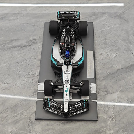 1:18 Mercedes-AMG 2025 F1 W16 #63 Singapore GP George Russell F1 Resin-Modell von Minichamps - Ansicht 2