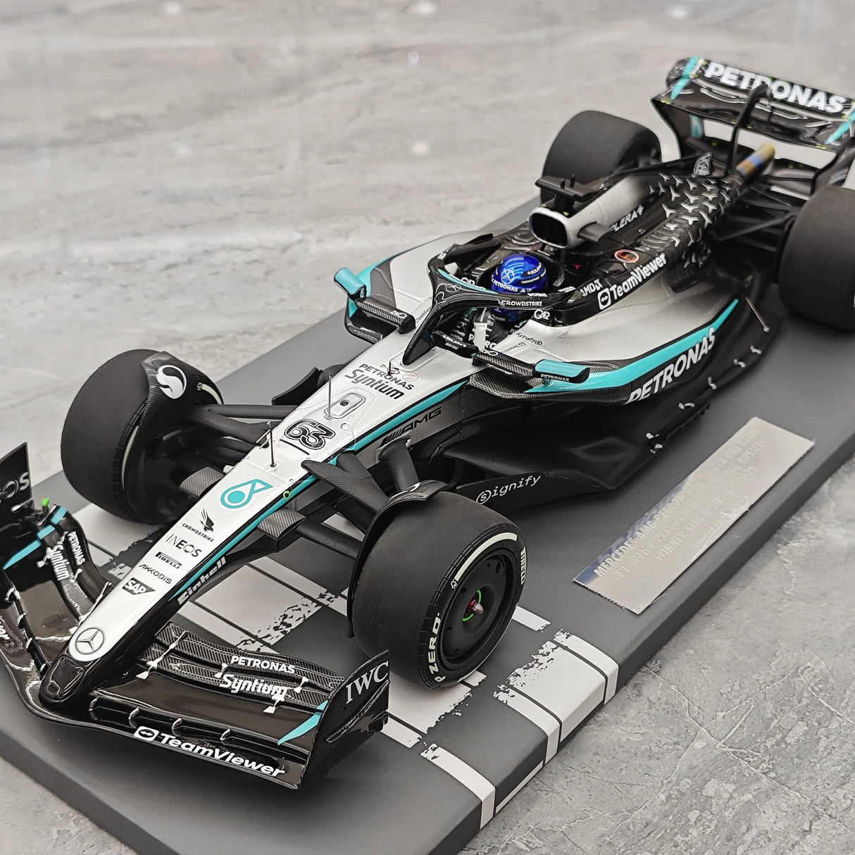 1:18 Mercedes-AMG 2025 F1 W16 #63 싱가포르 GP 조지 러셀 F1 Minichamps 의 레진 모델 카 - 뷰 4
