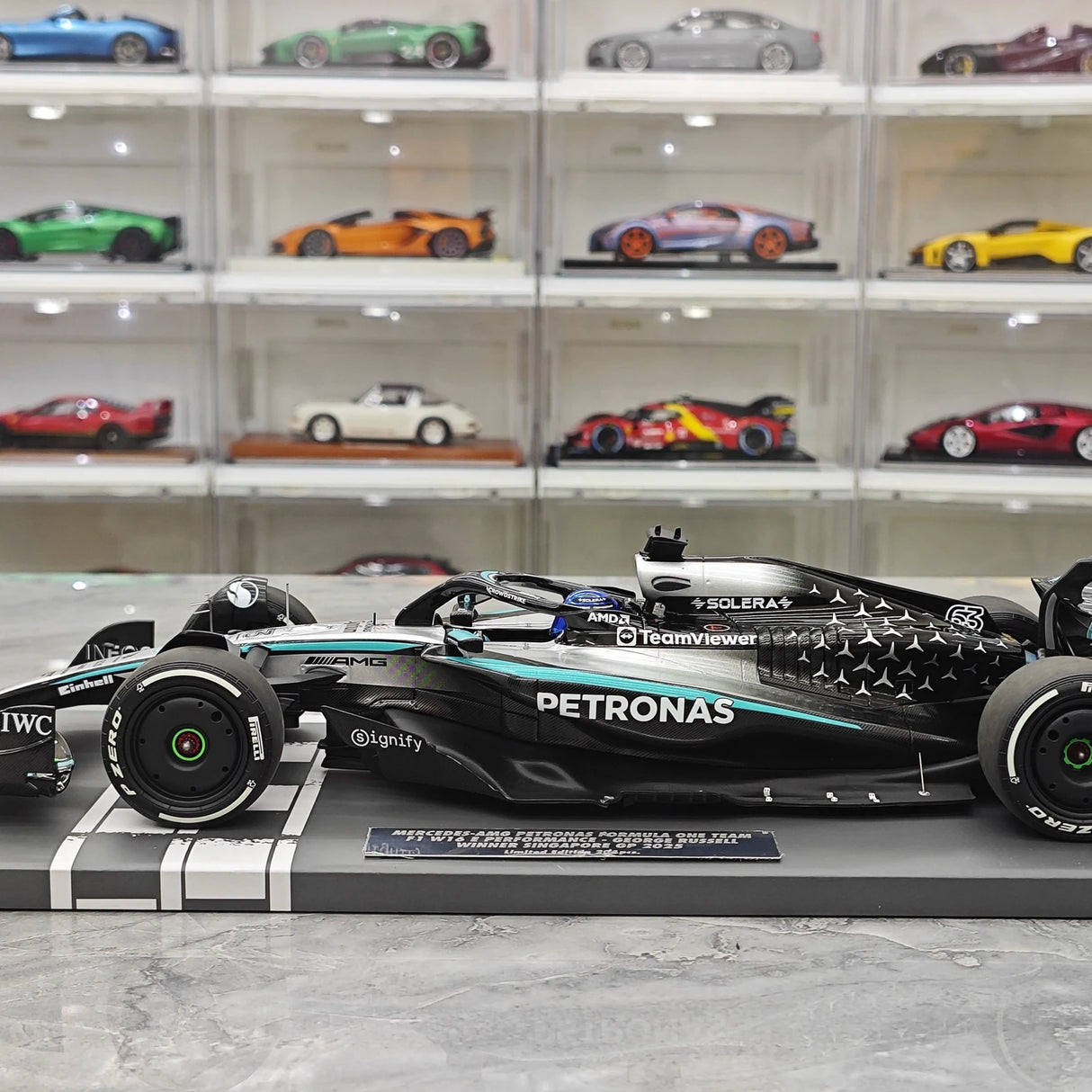1:18 Mercedes-AMG 2025 F1 W16 #63 싱가포르 GP 조지 러셀 F1 Minichamps 수지 모델 자동차 - 뷰 5