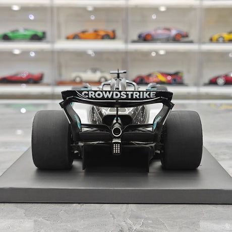 1:18 Mercedes-AMG 2025 F1 W16 #63 Singapore GP George Russell F1 Resin-Modell von Minichamps - Ansicht 7