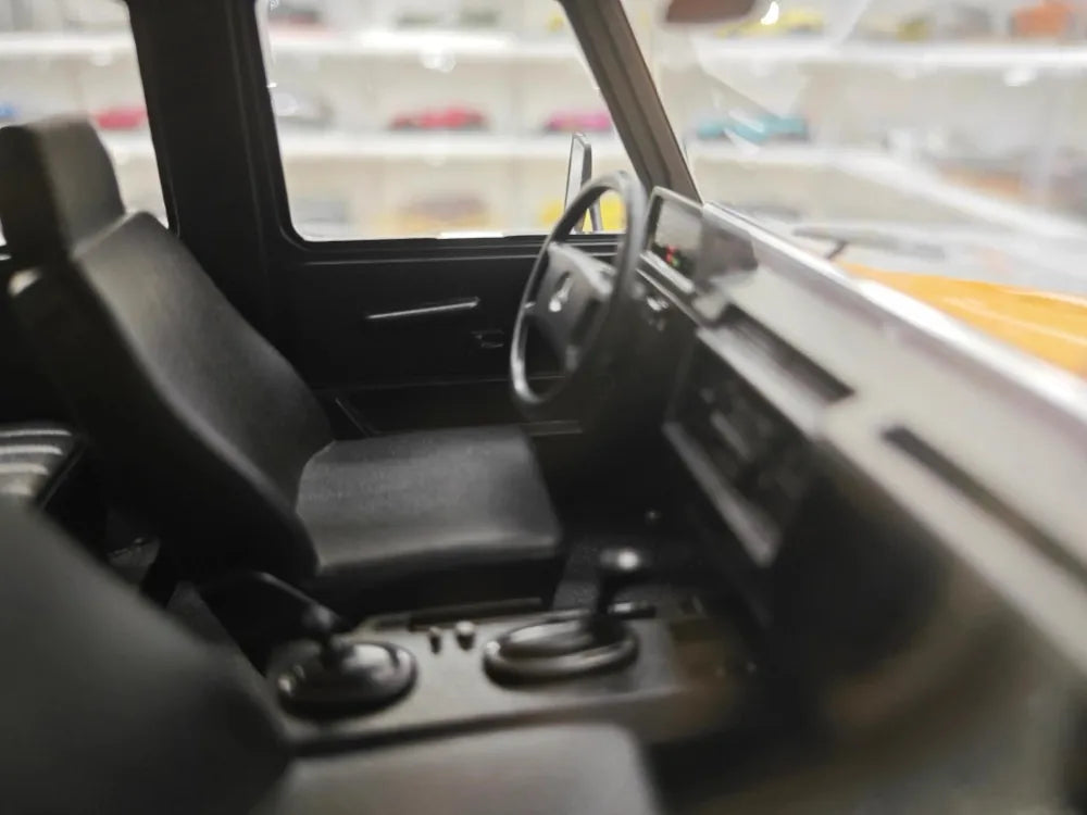 [Minichamps] 1:18 Mercedes-Benz 1979 G-Class W460 Yellow Model Car Resin