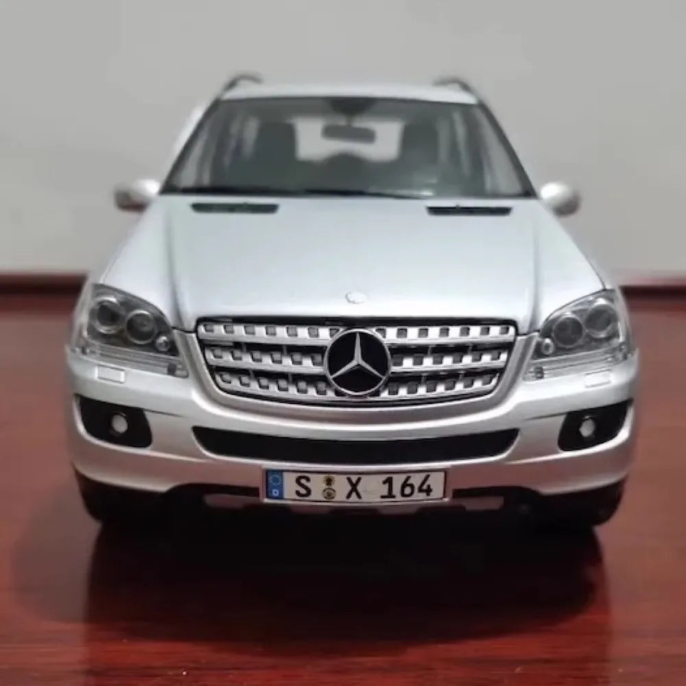 [Minichamps] 1:18 Mercedes-Benz 2005 ML-Class W164 Silver Model Car Die-Cast