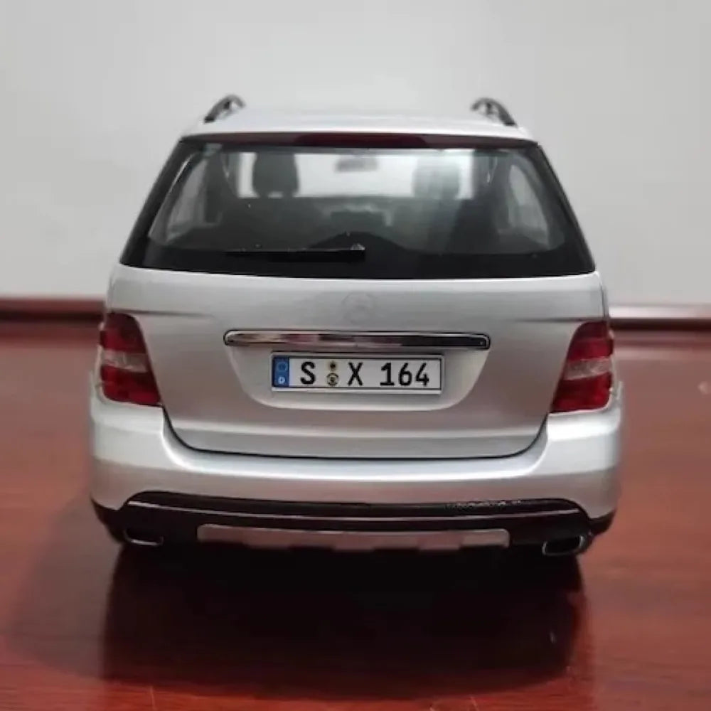 [Minichamps] 1:18 Mercedes-Benz 2005 ML-Class W164 Silver Model Car Die-Cast