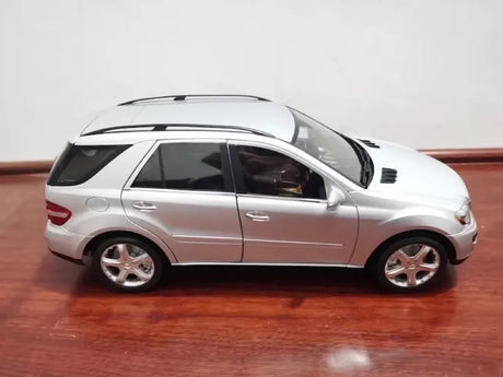 [Minichamps] 1:18 Mercedes-Benz 2005 ML-Class W164 Silver Model Car Die-Cast