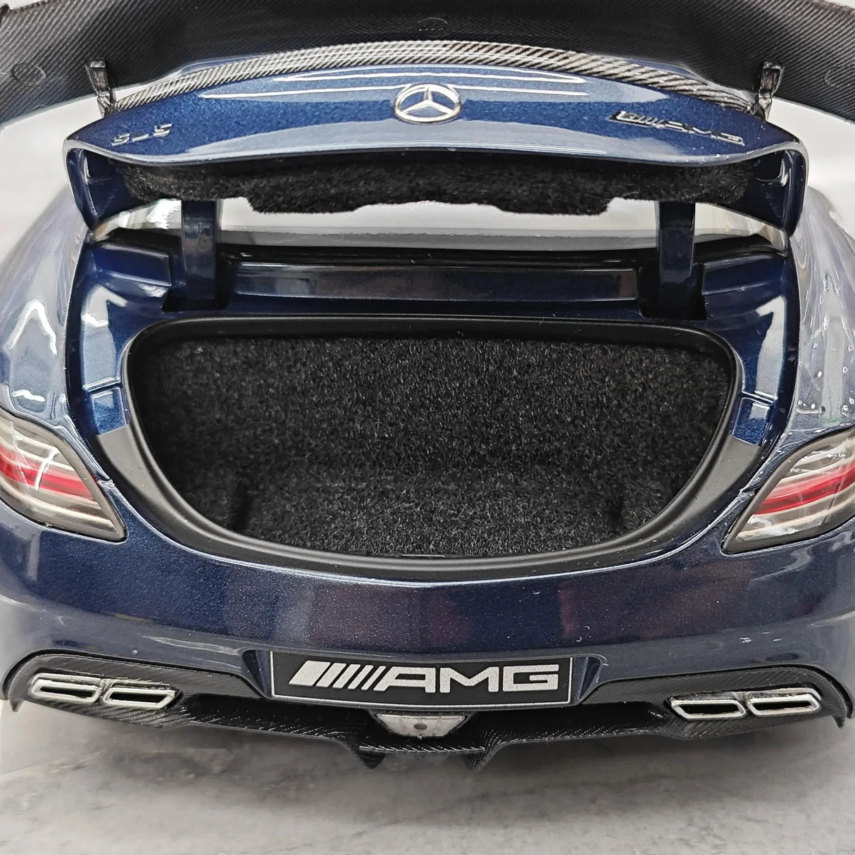 [Minichamps] 1:18 Mercedes-Benz 2010 SLS AMG Modello Mystic Blue Auto Pressofuso