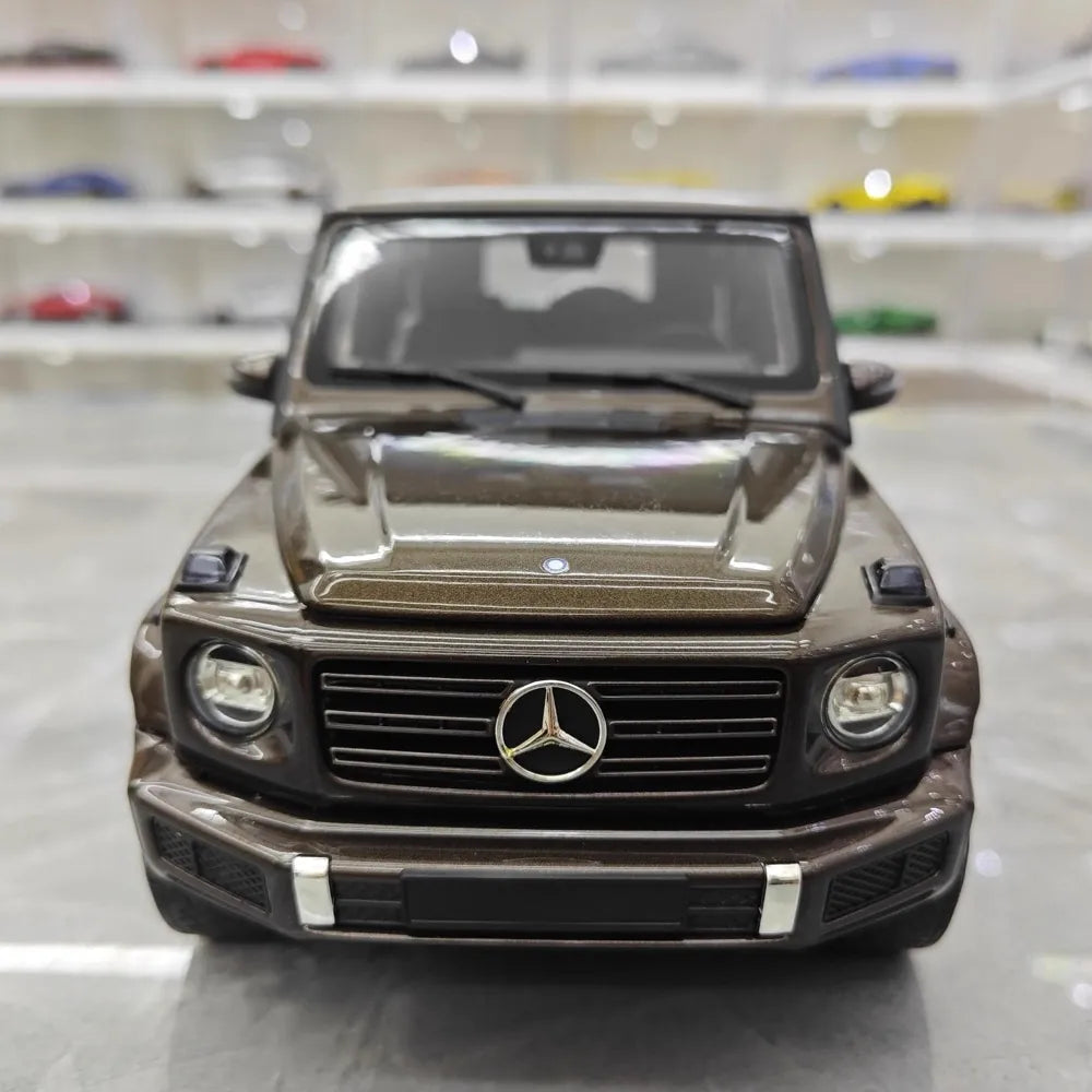 [Minichamps] 1:18 Mercedes-Benz 2020 G500 Brown Model Car Die-Cast