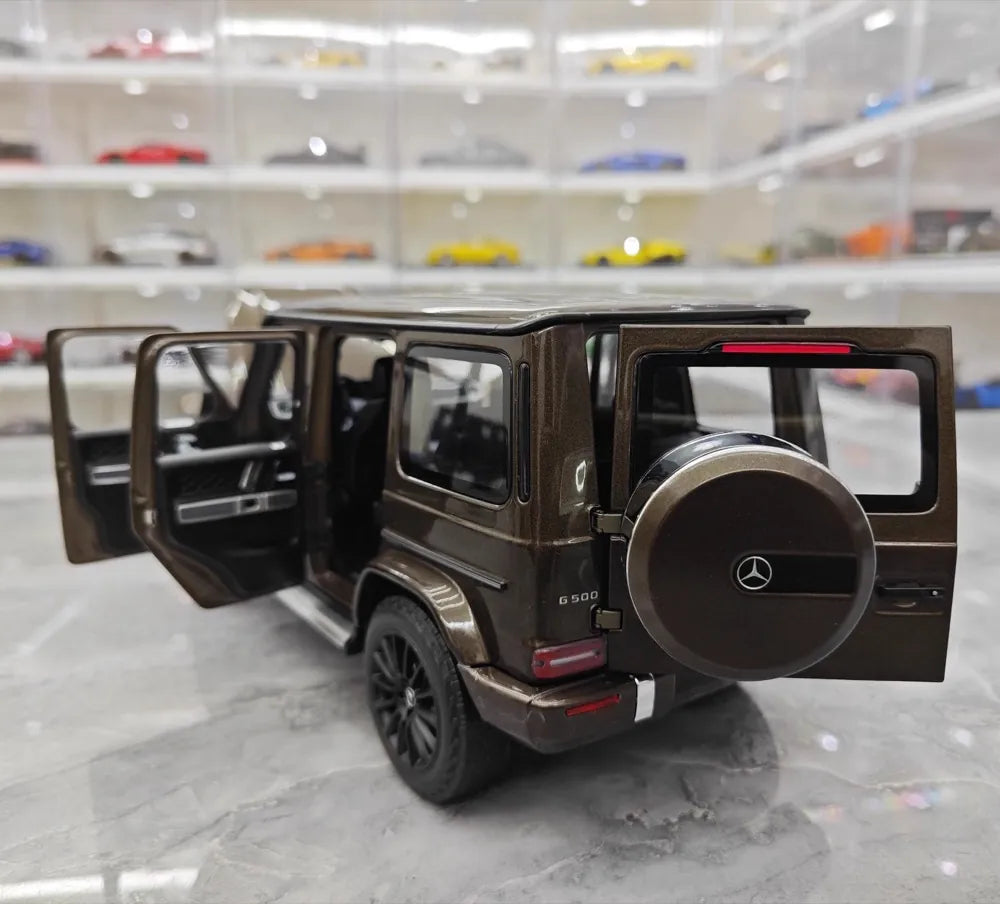 [Minichamps] 1:18 Mercedes-Benz 2020 G500 Brown Model Car Die-Cast