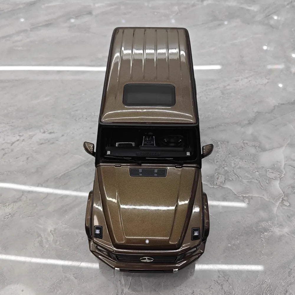 [Minichamps] 1:18 Mercedes-Benz 2020 G500 Brown Model Car Die-Cast