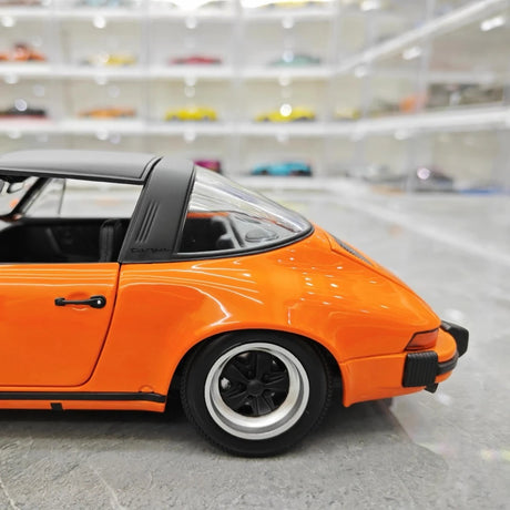 [Minichamps] 1:18 Porsche 1987 911 Carrera 3.2 Targa Orange Model Car Die-Cast