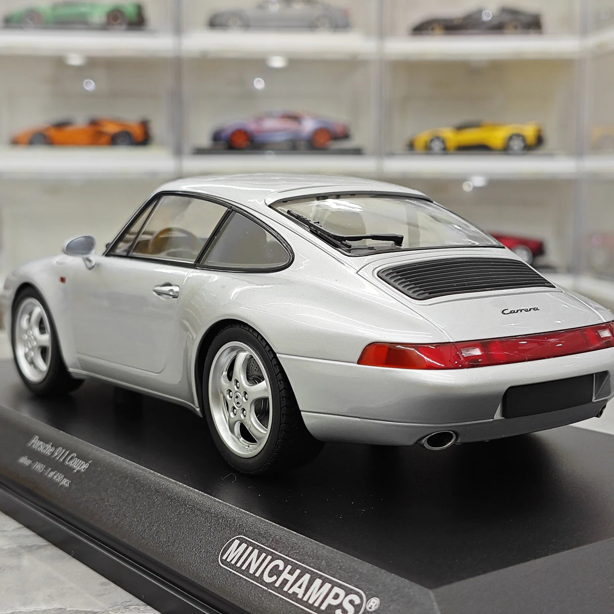 Minichamps Porsche 1993 911 993 Coupe zilver 1:18 – diecast verzamelmodel