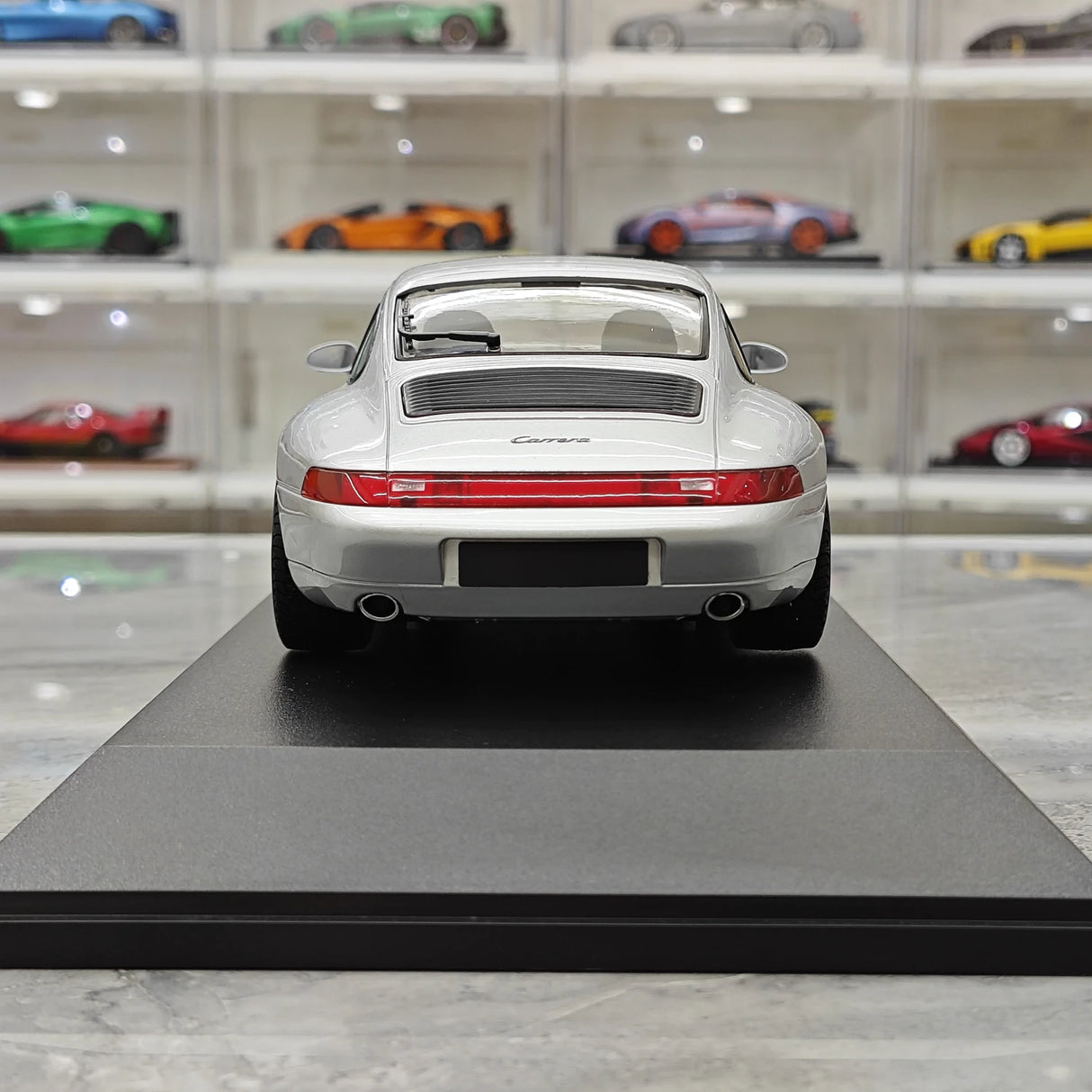 Minichamps Porsche 1993 911 993 Coupe zilver 1:18 – diecast verzamelmodel