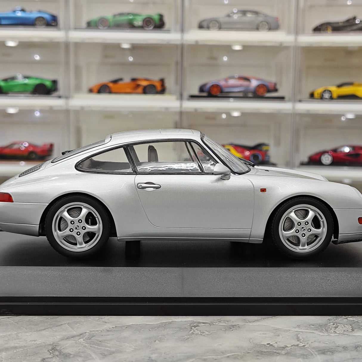 Minichamps Porsche 1993 911 993 Coupe zilver 1:18 – diecast verzamelmodel