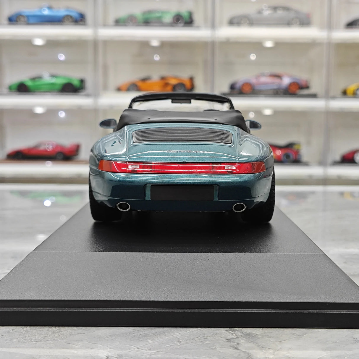 Minichamps Porsche 1994 911 993 Cabriolet Green Metallic 1:18 – Modelo de Metal Fundido Colecionável
