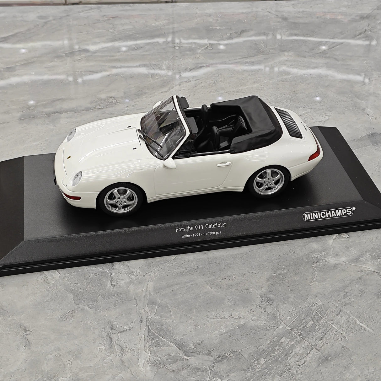 Minichamps Porsche 1994 911 993 Cabriolet wit 1:18 – diecast verzamelmodel