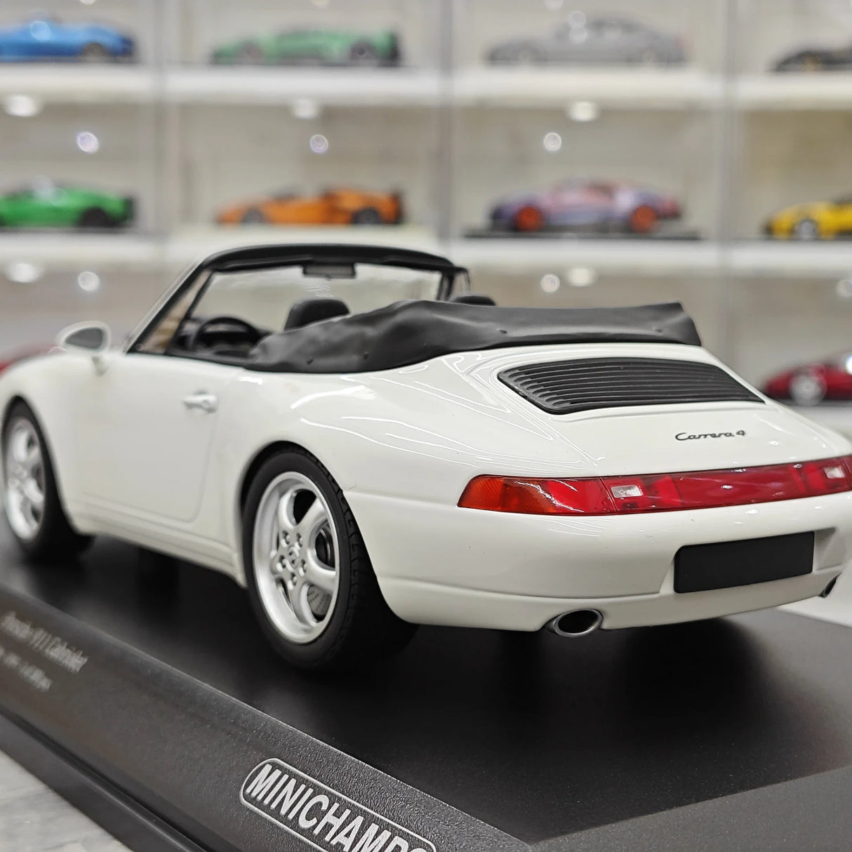 Minichamps Porsche 1994 911 993 Cabriolet wit 1:18 – diecast verzamelmodel