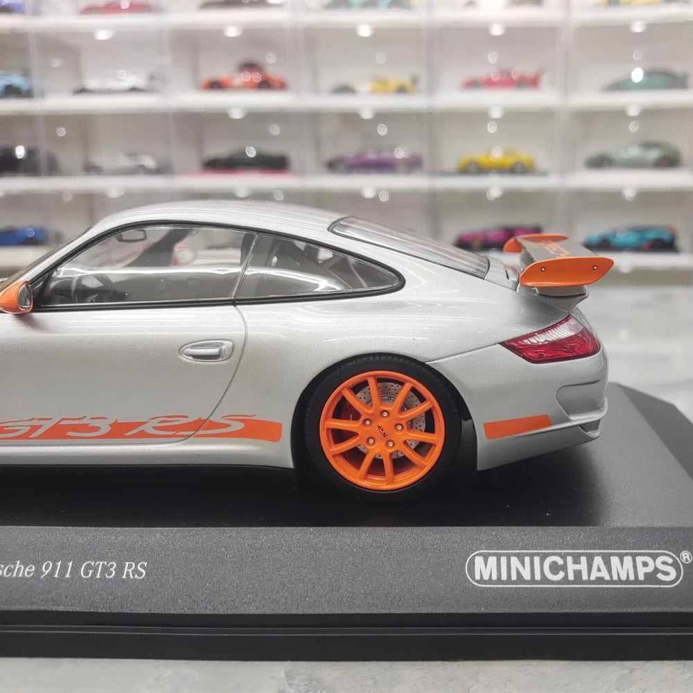 [Minichamps] 1:18 Porsche 2009 911 GT3 RS 997.2 Silver Model Car Resin