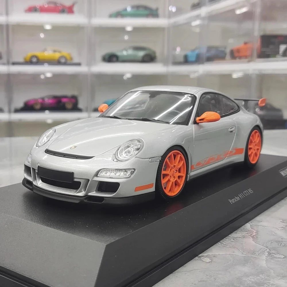 [Minichamps] 1:18 Porsche 2009 911 GT3 RS 997.2 Silver Model Car Resin