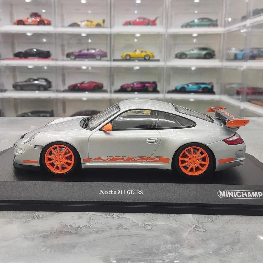 [Minichamps] 1:18 Porsche 2009 911 GT3 RS 997.2 Silver Model Car Resin