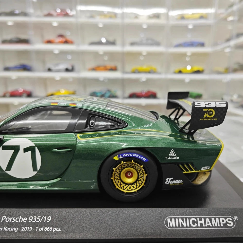 [Minichamps] 1:18 Porsche 2019 935/19 #71 Model Car Resin / Closed Body