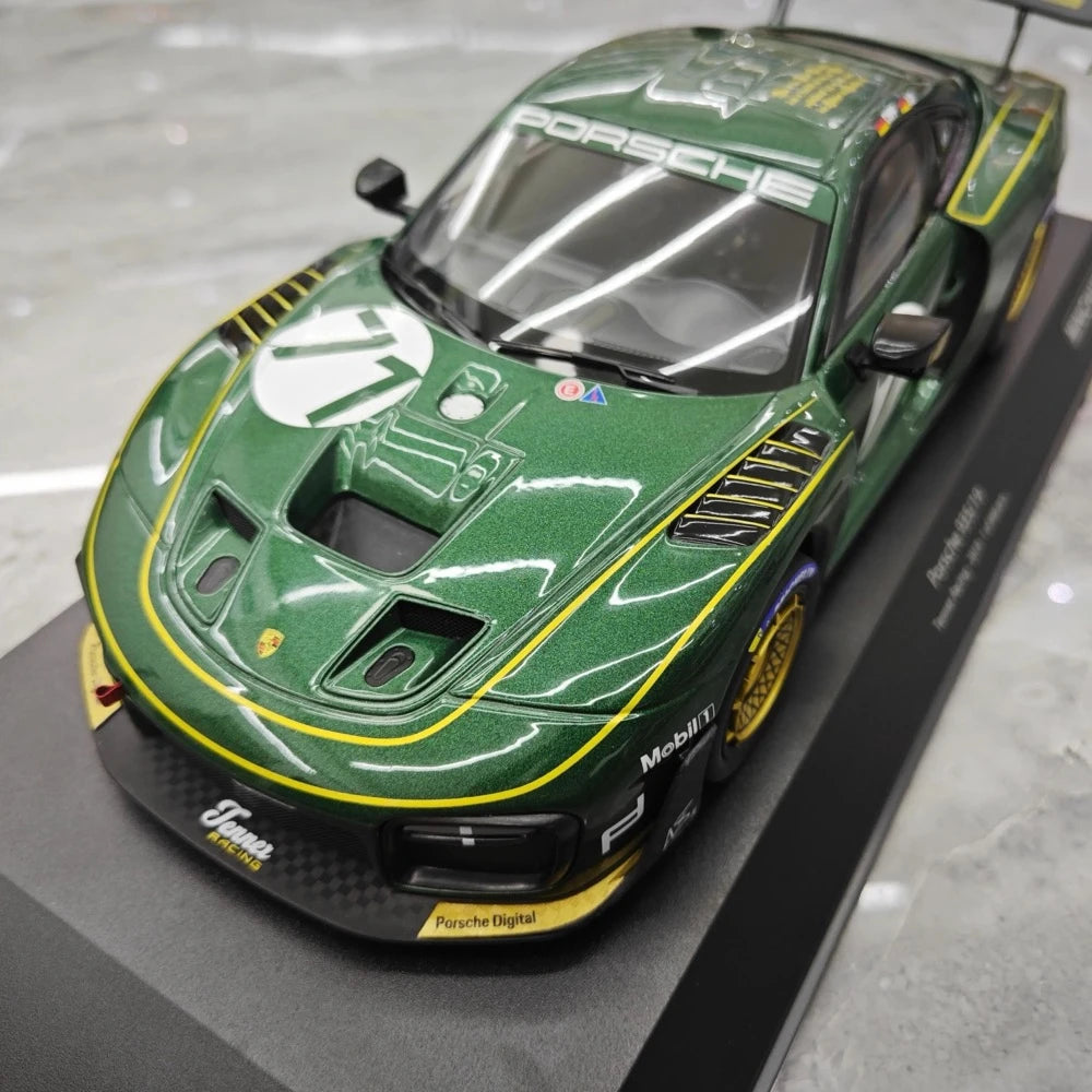 [Minichamps] 1:18 Porsche 2019 935/19 #71 Model Car Resin / Closed Body