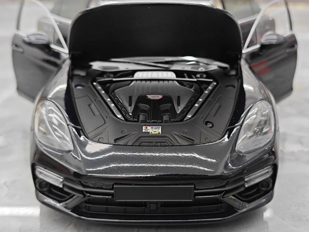 [Minichamps] 1:18 Porsche 2021 Panamera Turbo S Black Model Car Die-Cast
