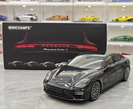 [Minichamps] 1:18 Porsche 2021 Panamera Turbo S Black Model Car Die-Cast