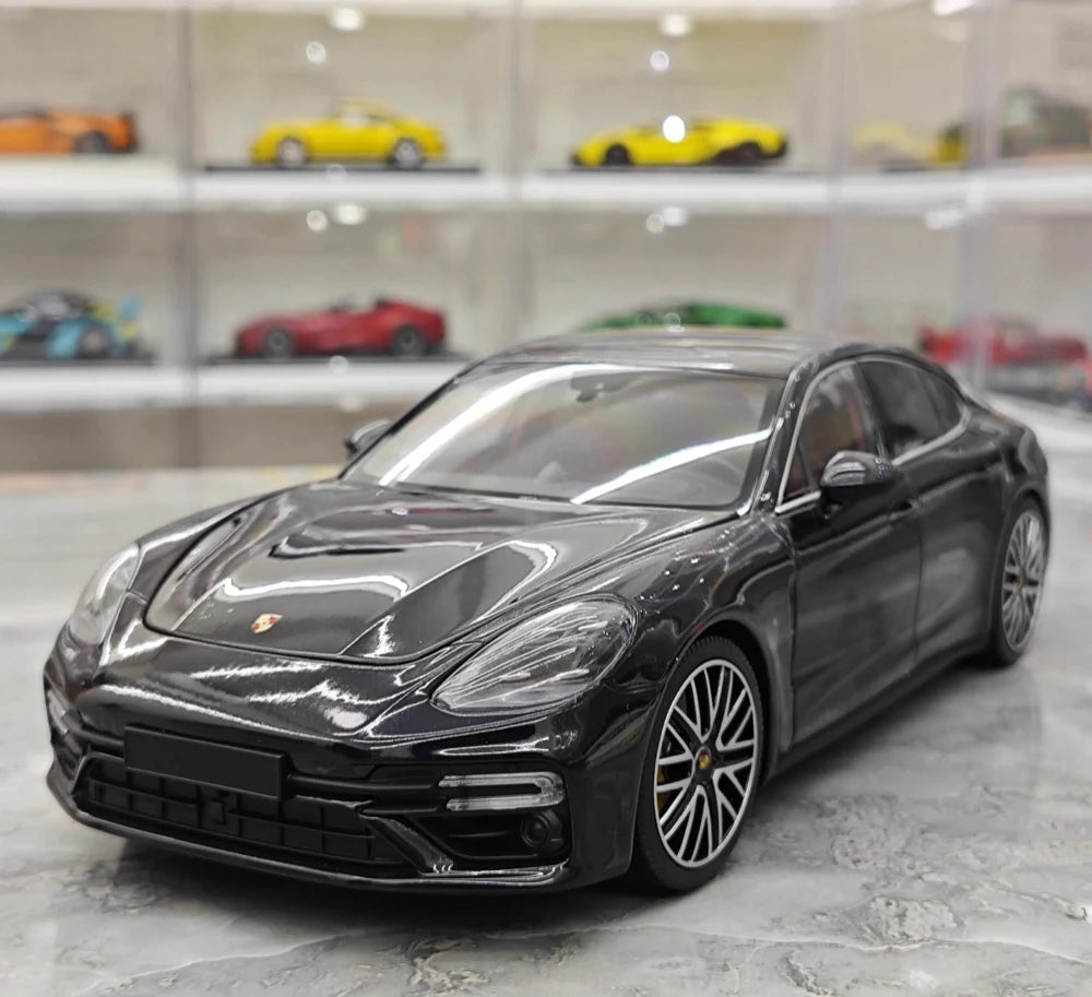 [Minichamps] 1:18 Porsche 2021 Panamera Turbo S Black Model Car Die-Cast