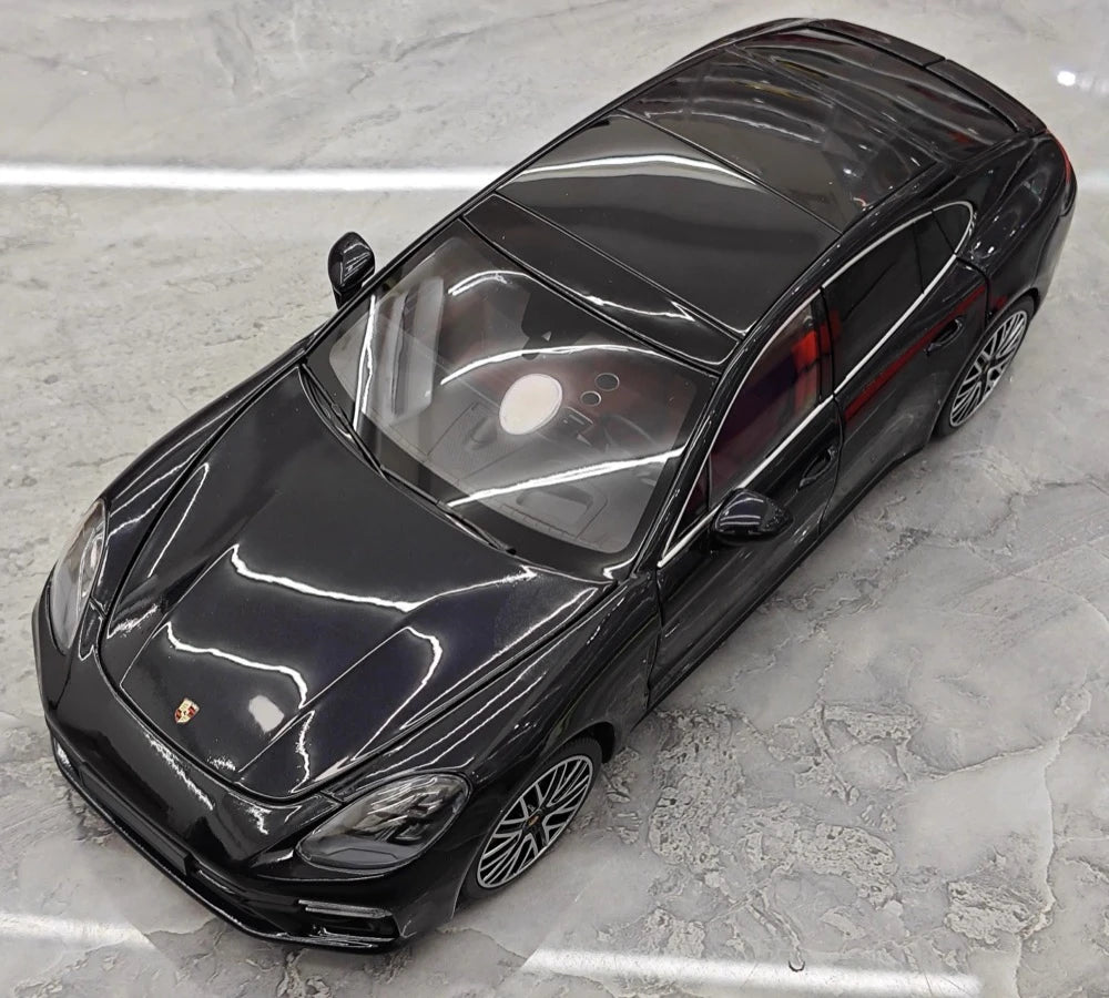 [Minichamps] 1:18 Porsche 2021 Panamera Turbo S Black Model Car Die-Cast