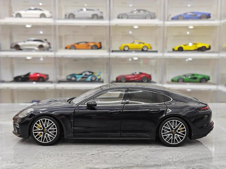 [Minichamps] 1:18 Porsche 2021 Panamera Turbo S Black Model Car Die-Cast