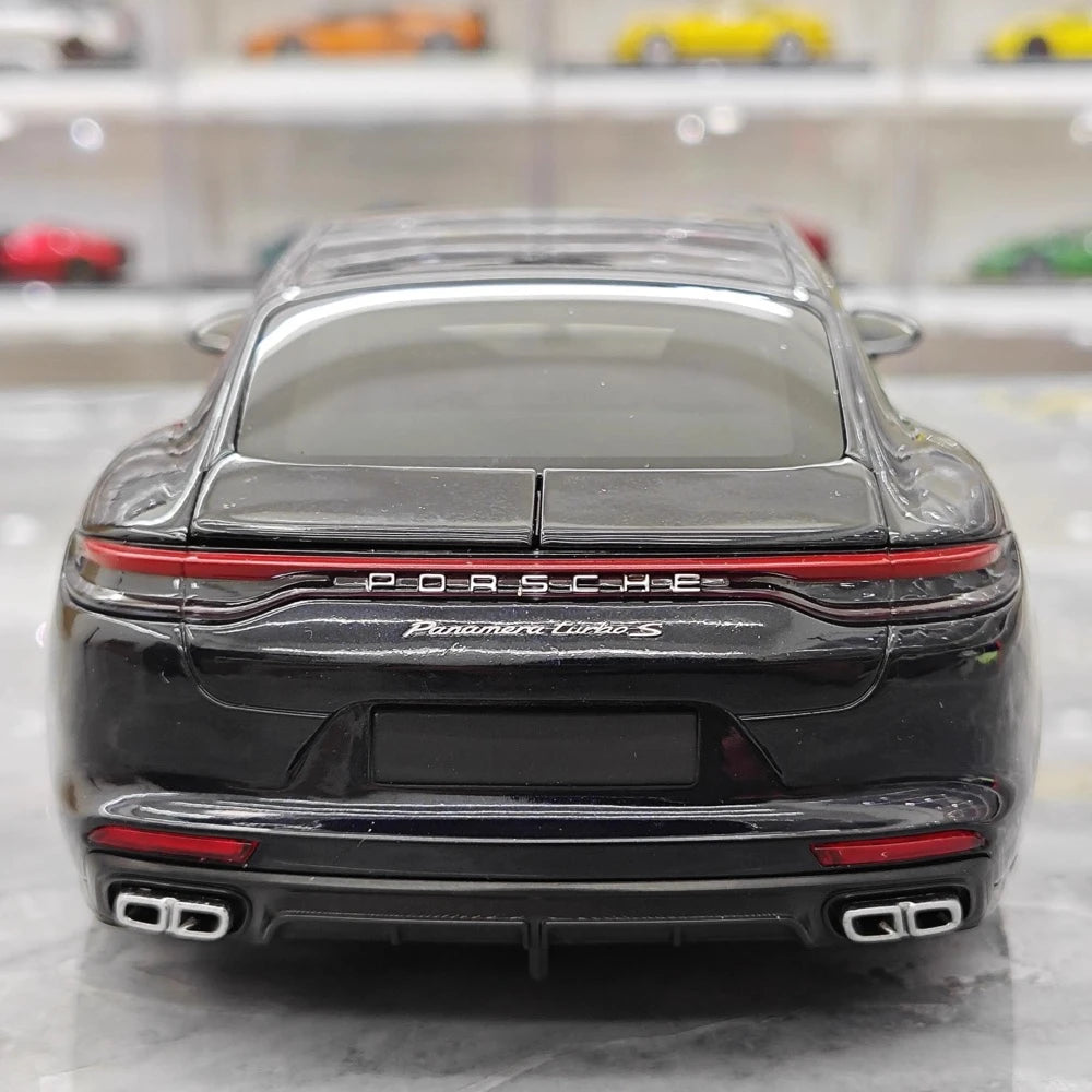 [Minichamps] 1:18 Porsche 2021 Panamera Turbo S Black Model Car Die-Cast