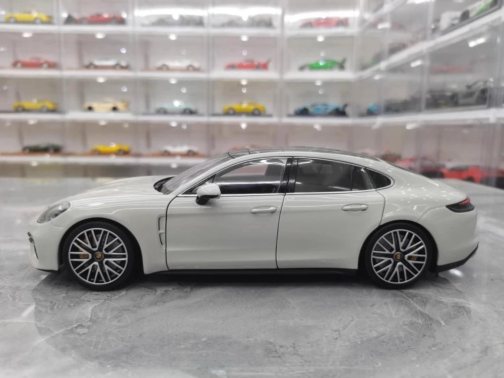 [Minichamps] 1:18 Porsche 2021 Panamera Turbo S Gray Model Car Die-Cast