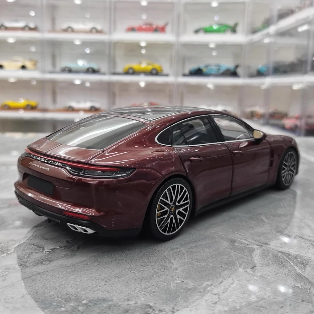 [Minichamps] 1:18 Porsche 2021 Panamera Turbo S Red Model Car Die-Cast