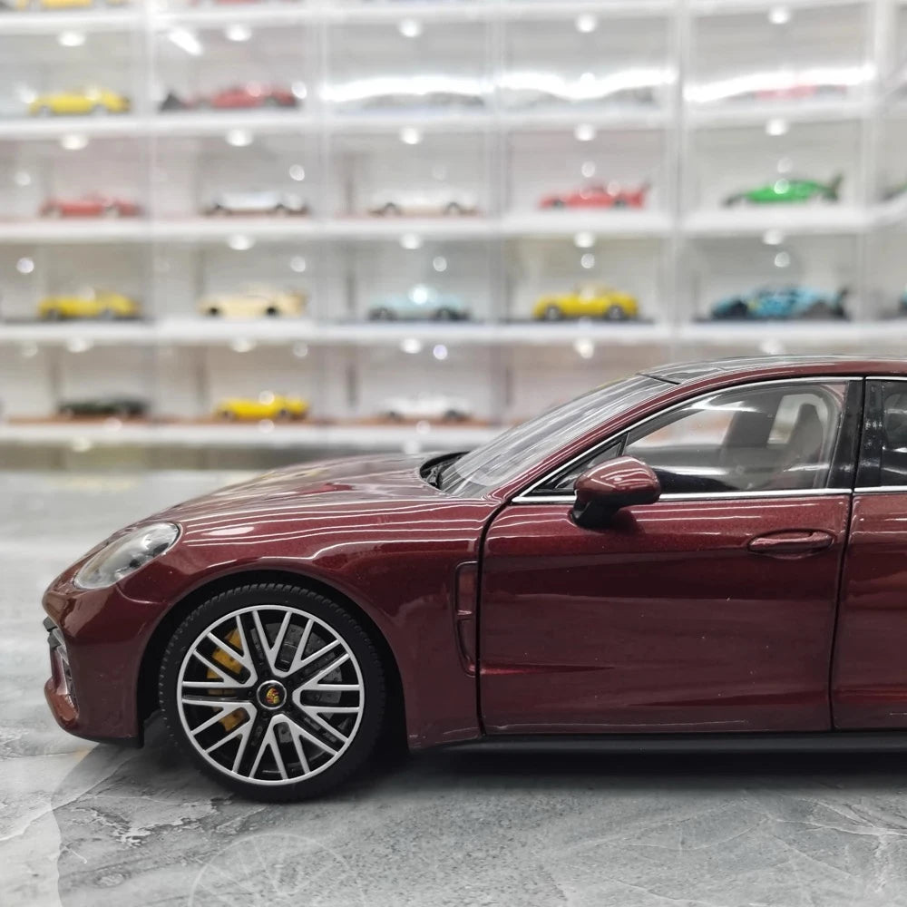 [Minichamps] 1:18 Porsche 2021 Panamera Turbo S Red Model Car Die-Cast