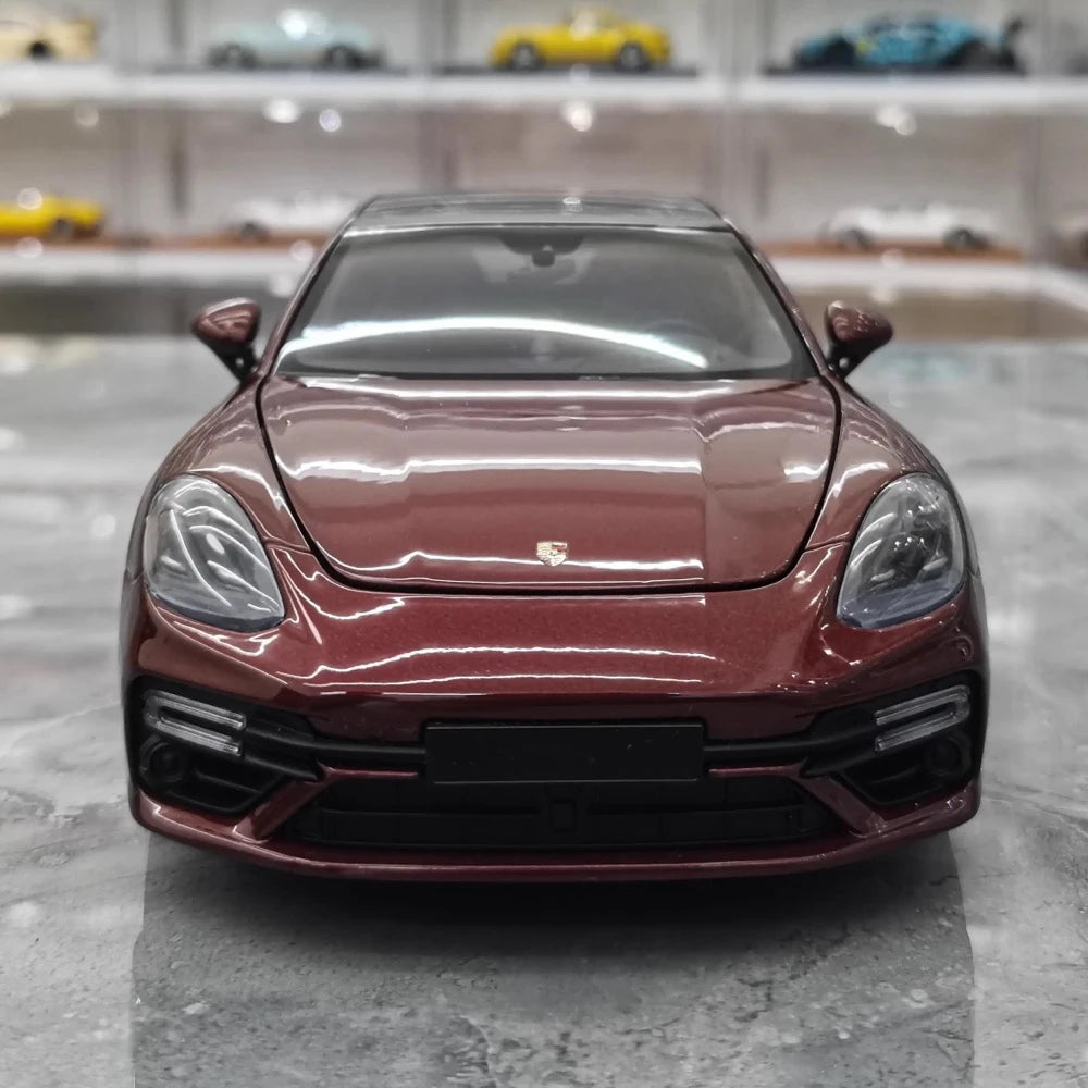 [Minichamps] 1:18 Porsche 2021 Panamera Turbo S Red Model Car Die-Cast