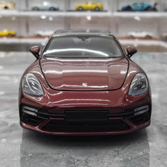 [Minichamps] 1:18 Porsche 2021 Panamera Turbo S Red Model Car Die-Cast