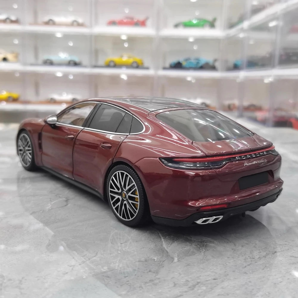 [Minichamps] 1:18 Porsche 2021 Panamera Turbo S Red Model Car Die-Cast