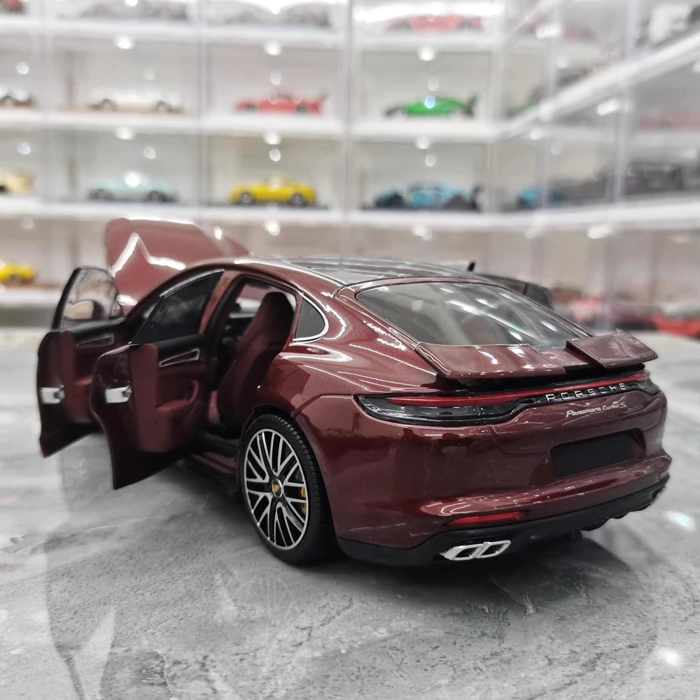 [Minichamps] 1:18 Porsche 2021 Panamera Turbo S Red Model Car Die-Cast