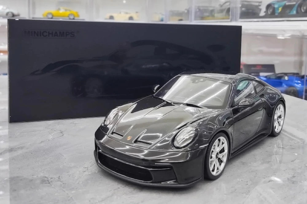 [Minichamps] 1:18 Porsche 2022 911 992 GT3 Black Model Car Resin