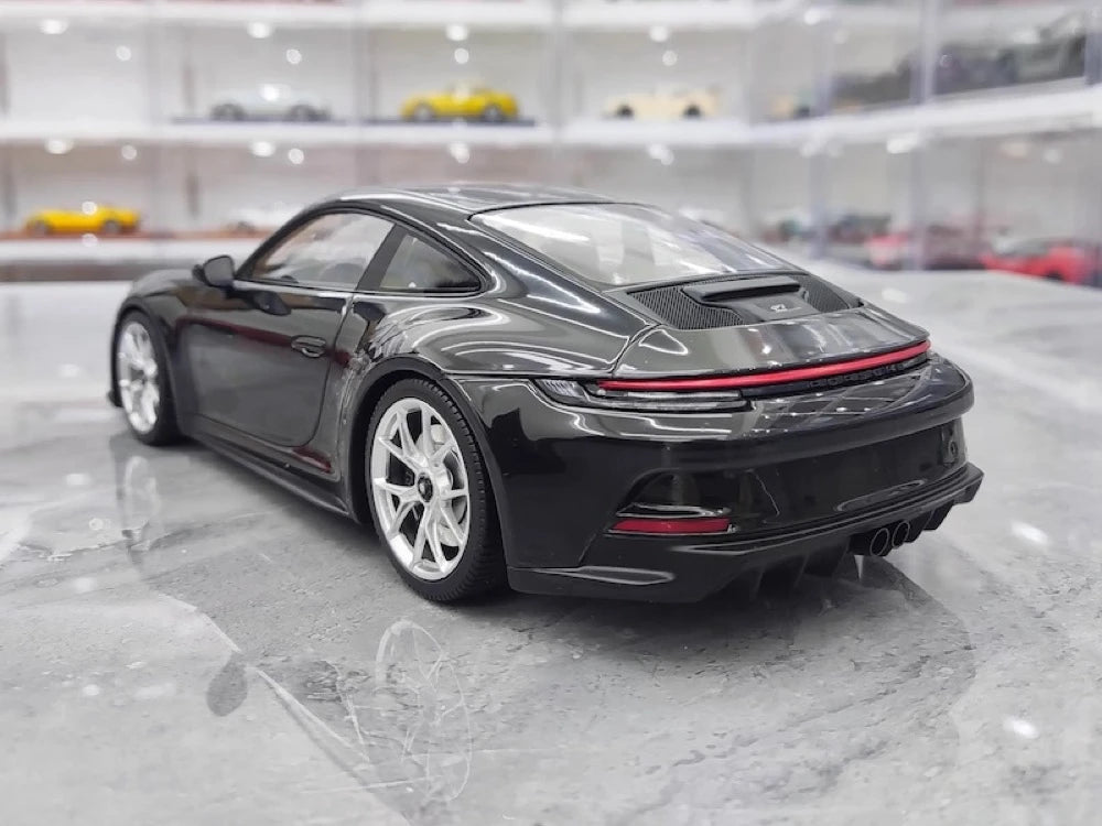 [Minichamps] 1:18 Porsche 2022 911 992 GT3 Black Model Car Resin