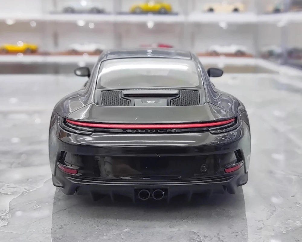 [Minichamps] 1:18 Porsche 2022 911 992 GT3 Black Model Car Resin