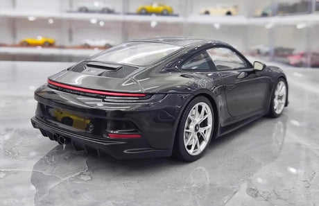 [Minichamps] 1:18 Porsche 2022 911 992 GT3 Black Model Car Resin