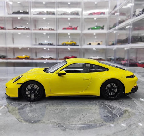 [Minichamps] 1:18 Porsche 2022 911 992 GT3 Yellow Model Car Resin