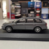 [Minichamps] 1:43 Audi 1995 A4 Avant gris voiture miniature Die-Cast