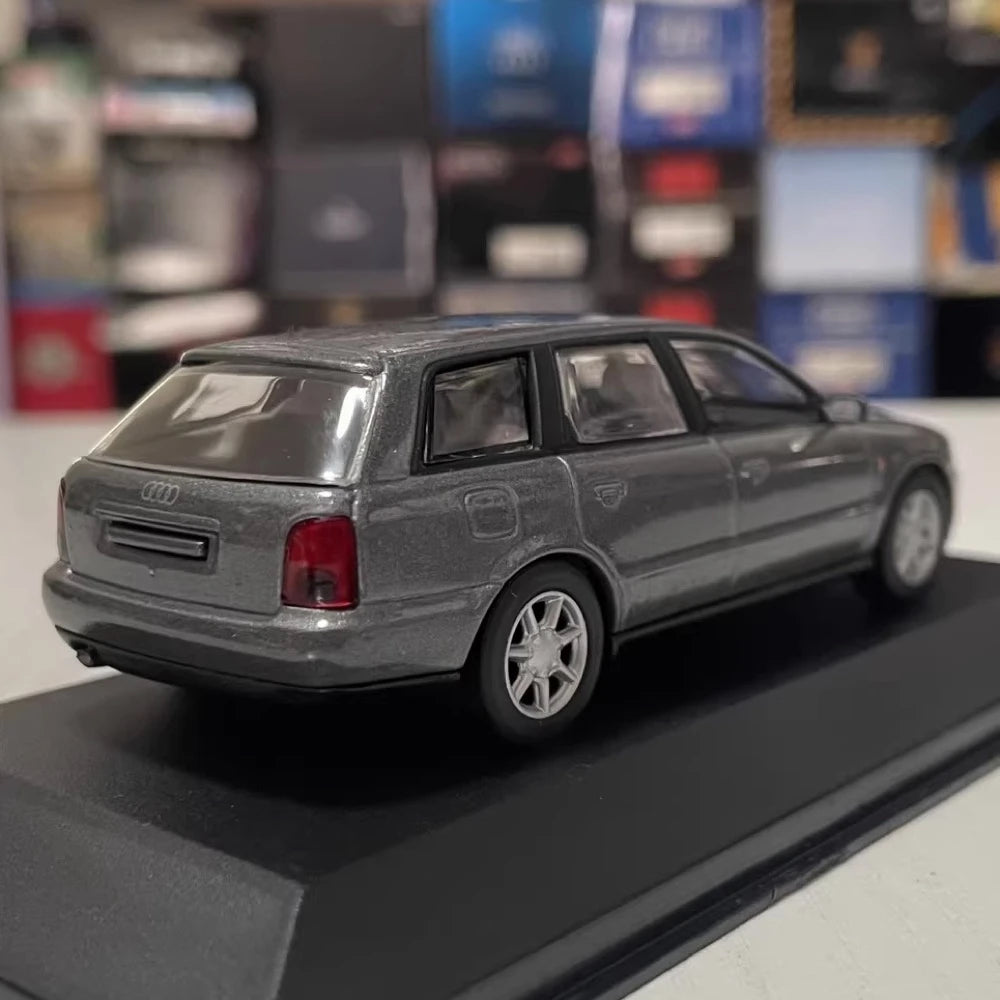 [Minichamps] 1:43 Audi 1995 A4 Avant gris voiture miniature Die-Cast